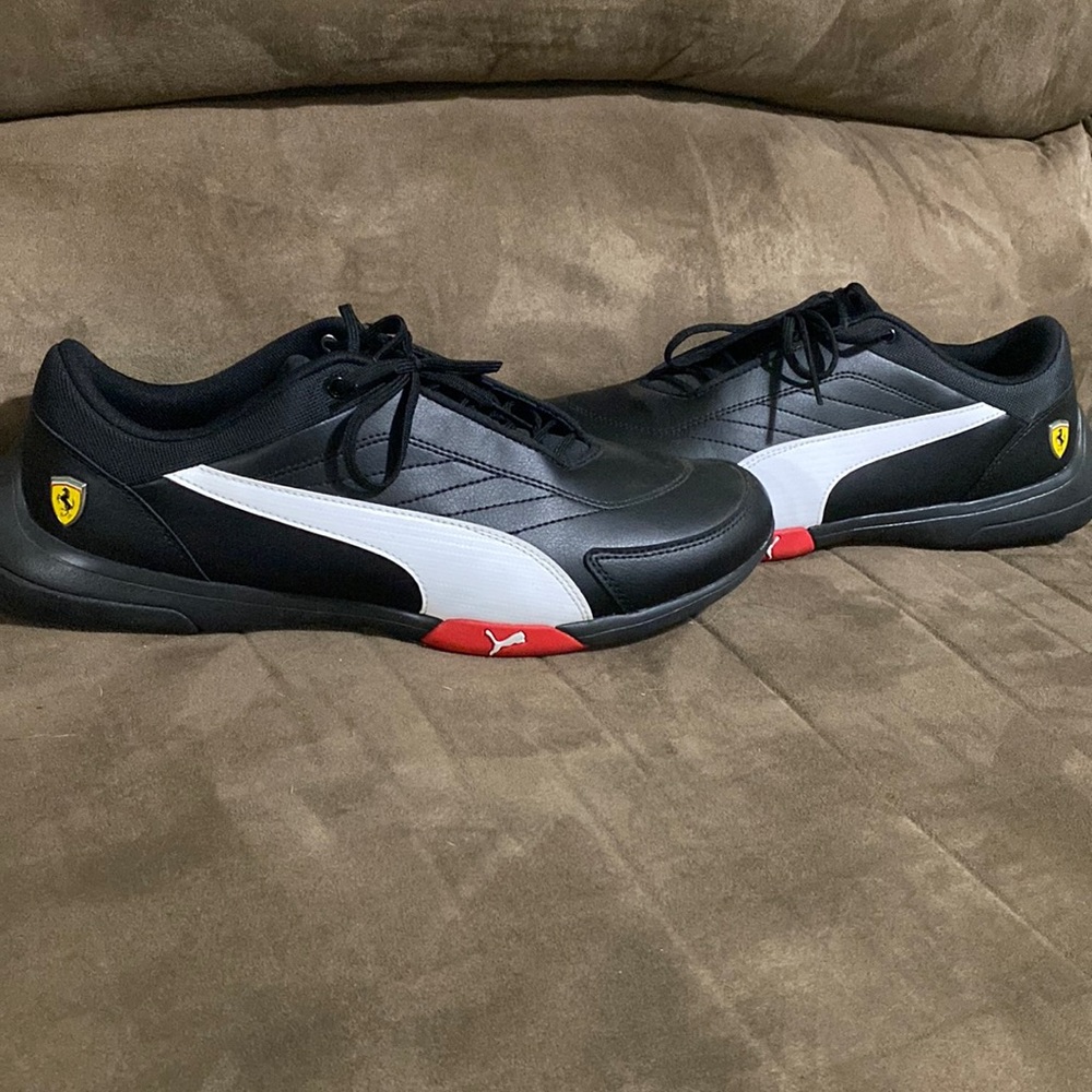 Mens PUMA athletic shoes “Ferrari” edition
